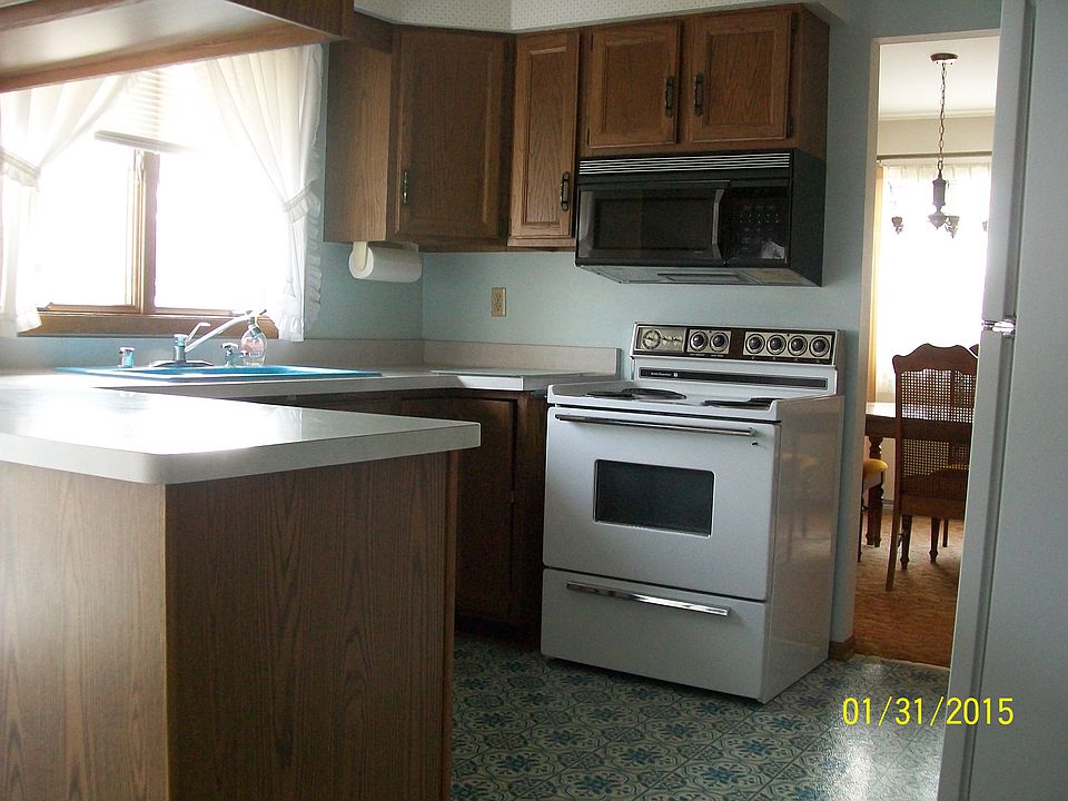 2nd image of 2704 County Road V