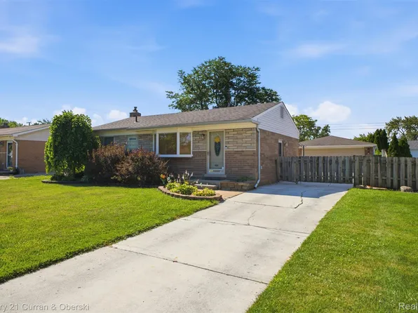 18018 Cloverdale Dr, Clinton Township, MI 48035