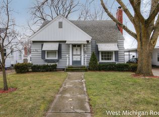 1660 Tamarack Ave NW, Grand Rapids, MI 49504