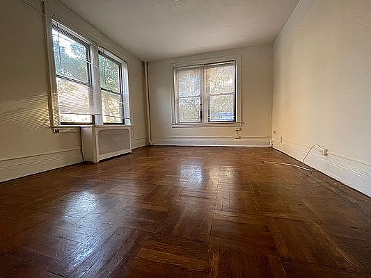 2nd image of 2804 33rd St APT 1