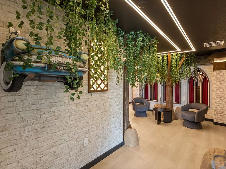Building's Lounge