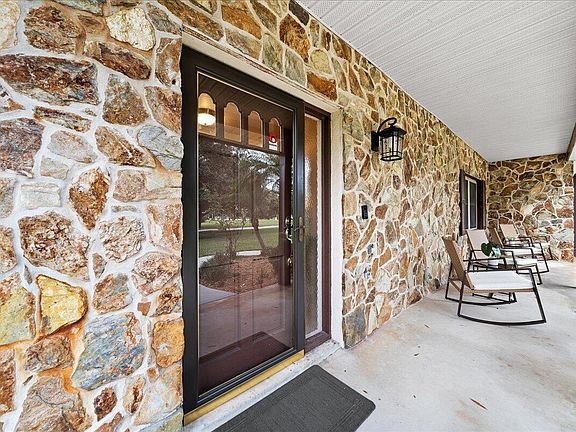 4th image of 730 Avocado Dr