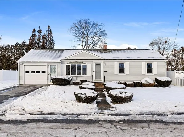 35 Maude Ave, Coventry, RI 02816