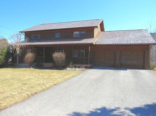 18 Greenview Dr, Bennington, VT 05201