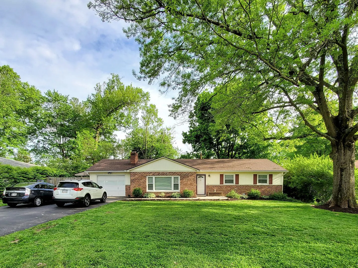 3630 E Park Ln photo 1