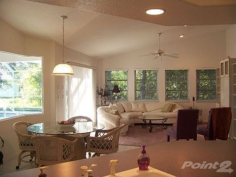 Breakfast Nook/Family Room