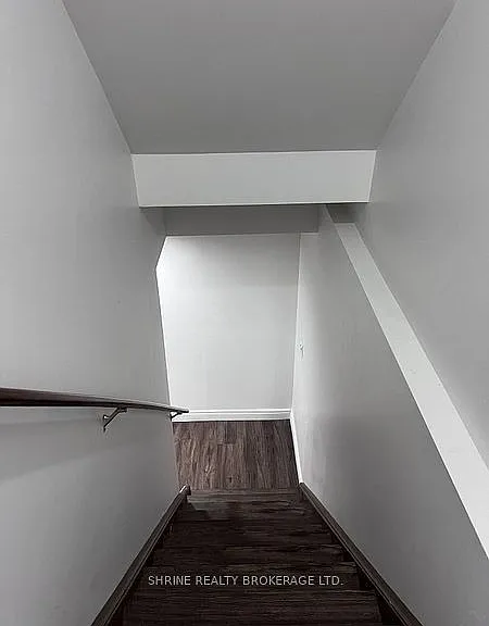 1050 Kimball Cres #LOWER — Photo 5