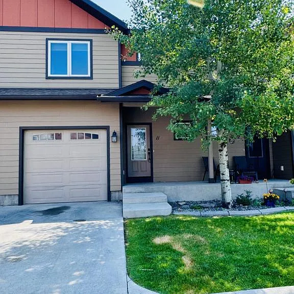 1043 Road Runner St — Photo 1