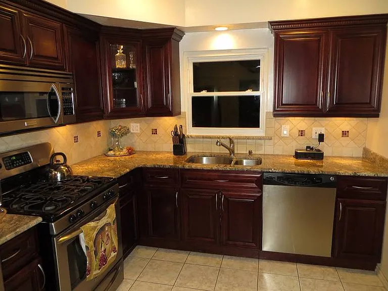 16612 Union Tpke — Photo 3