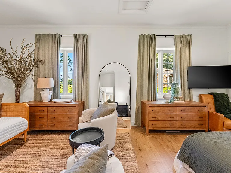 primary suite/carriage house