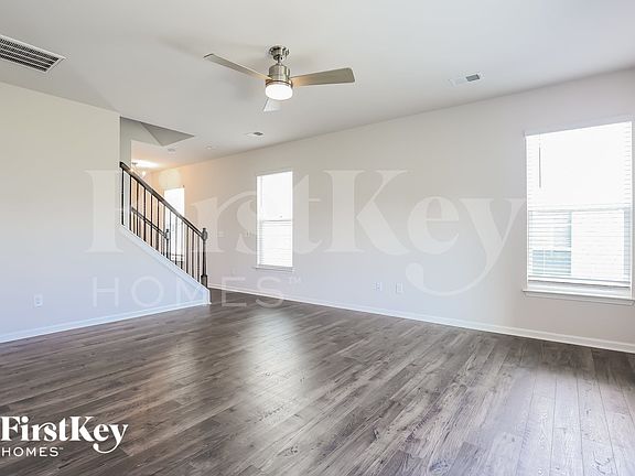 4th image of 610 Goldburn Way