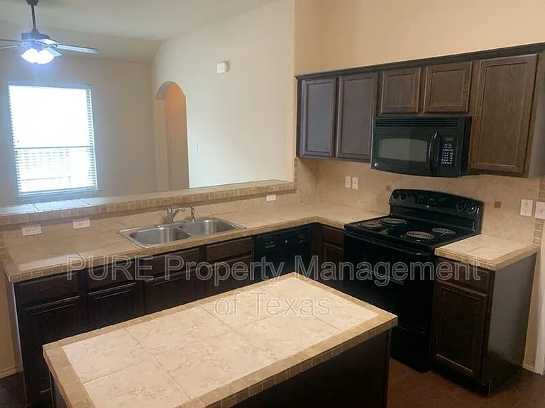 1144 Brendon Lee Ln — Photo 10