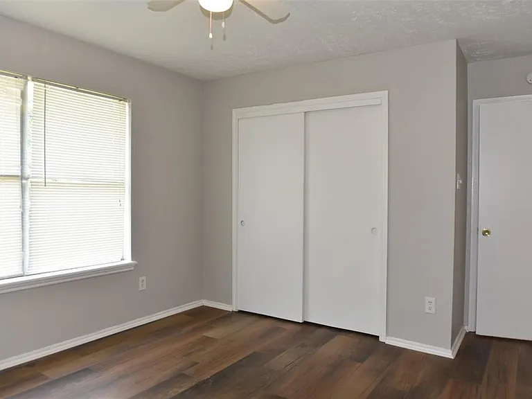 12303 Glenmeadow Dr — Photo 18