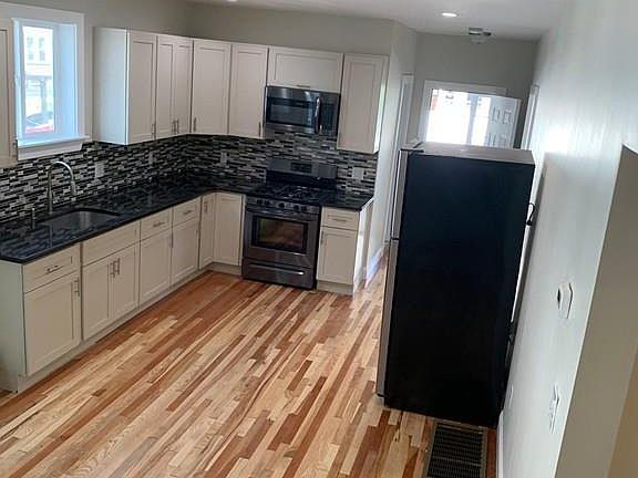5th image of 80 New Park St