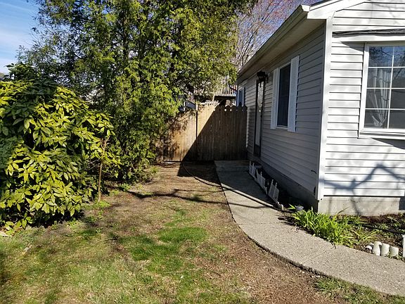 2nd image of 17 Shamrock Ln