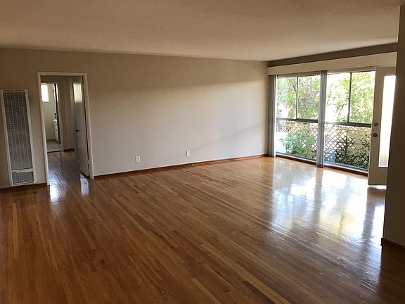 4th image of 10533 Valparaiso St
