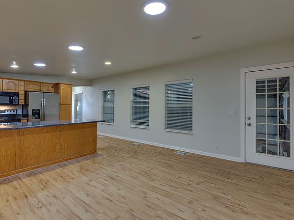 4th image of 11569 Airway Blvd