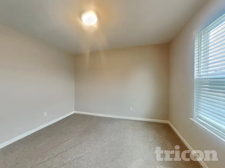 1524 Hamilton Hills Dr — Photo 10
