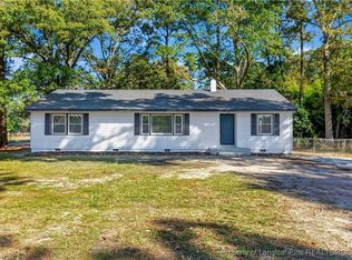 208 Carolina St, Maxton, NC 28364