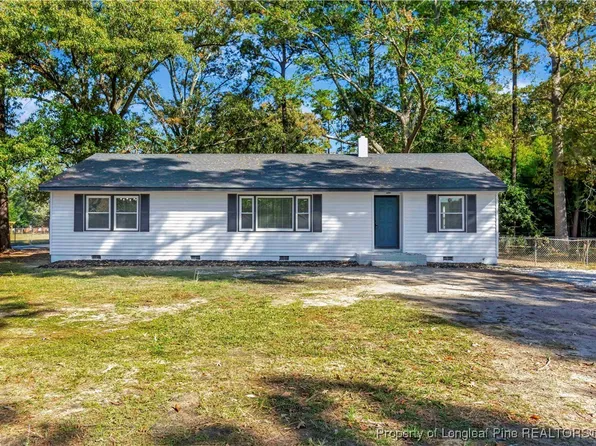 208 Carolina St, Maxton, NC 28364