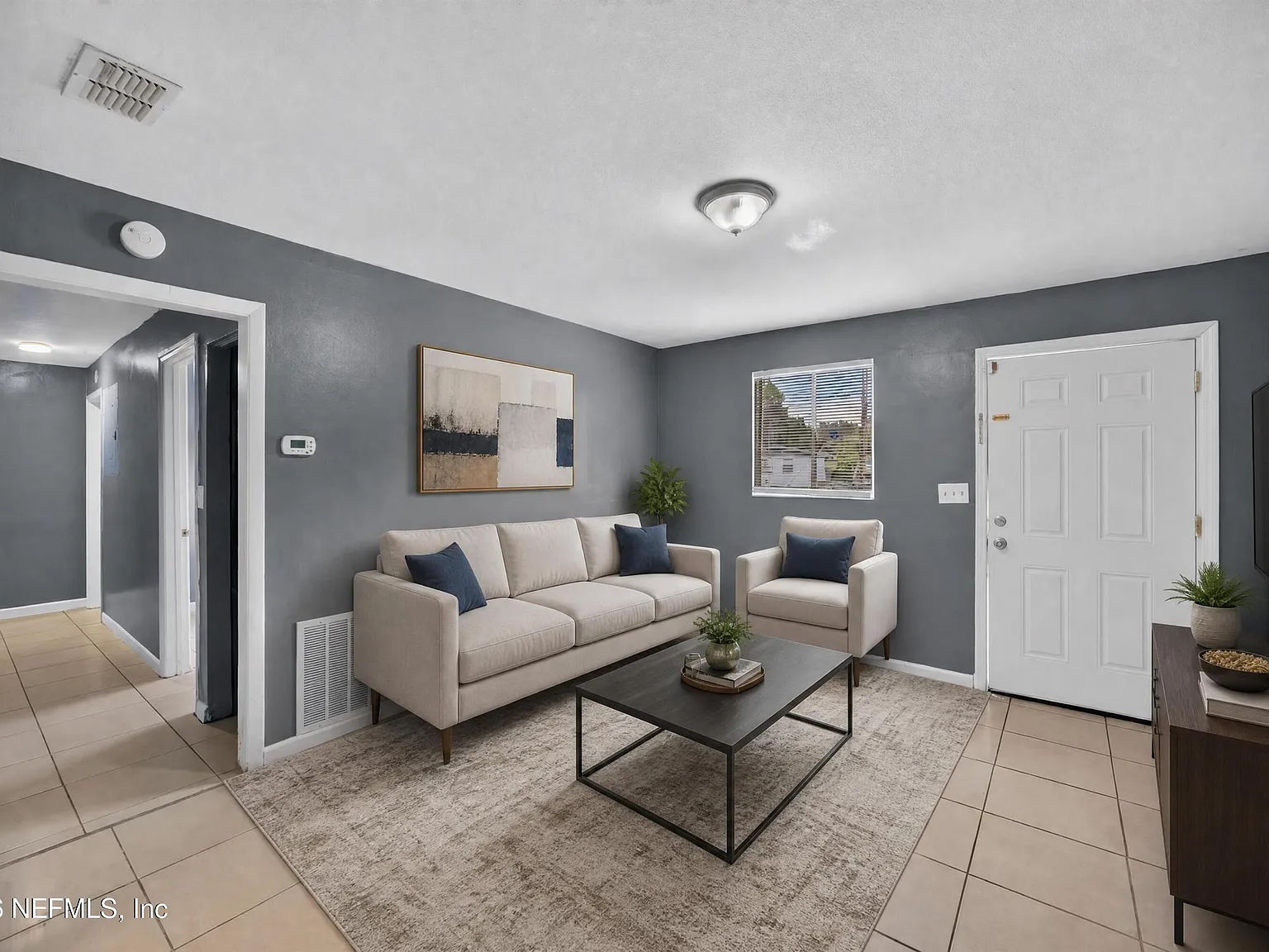 4 bed, 1.0 bath, 1423 sqft, $1,675 — Photo 2