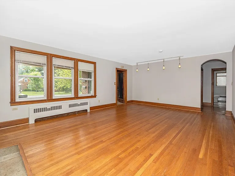 531 Lee Pl — Photo 6