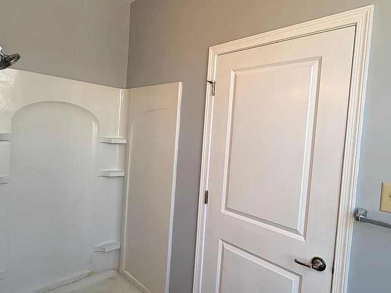 10 Rowand Way E — Photo 17