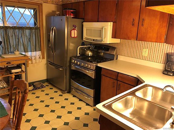 3rd image of 204 Nokomis Pkwy