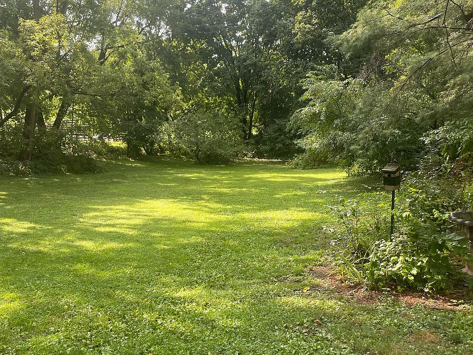 2nd image of 90 Cinder Hill Rd