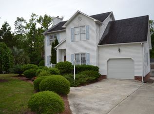704 Cedar Ave, Hampstead, NC 28443