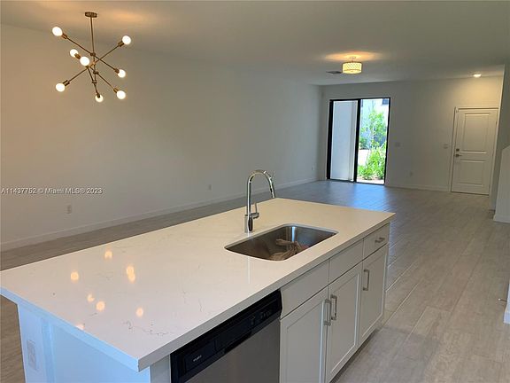 2nd image of 529 NW 17th St #529