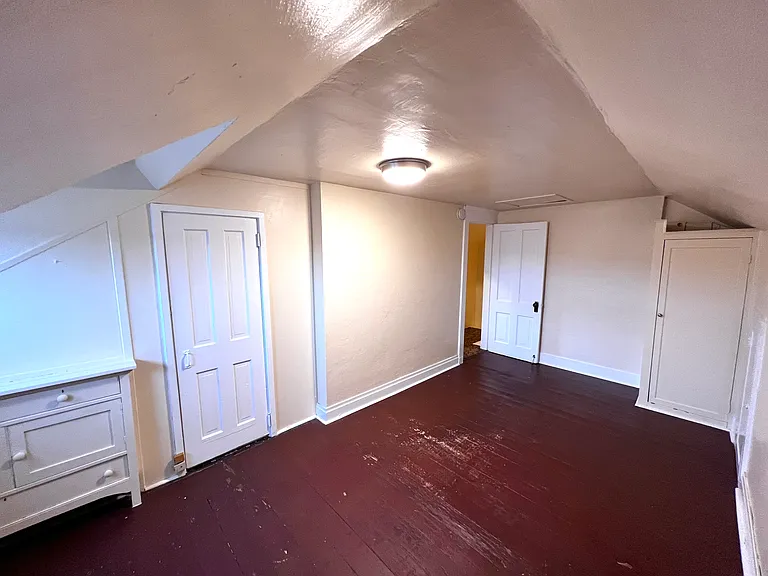 4028 Woodland Park Ave N #B — Photo 16