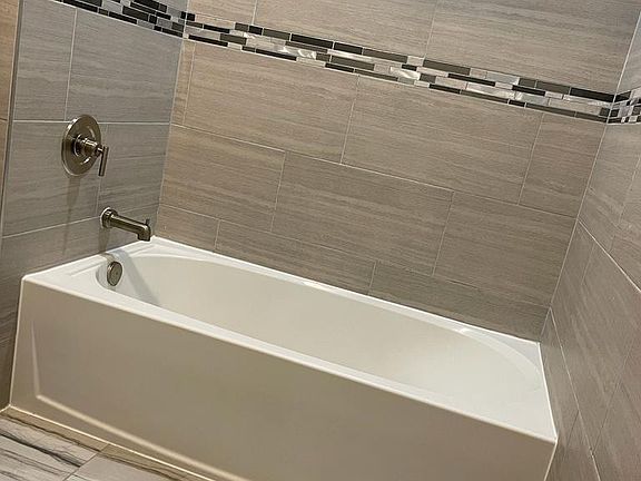 5th image of 100 Polk St Unit 3D