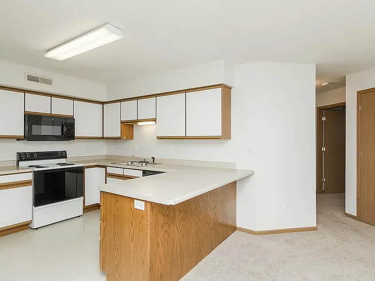 2586 Rushmore Dr #2586 — Photo 4