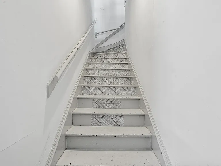 21 W 36th St #B — Photo 3