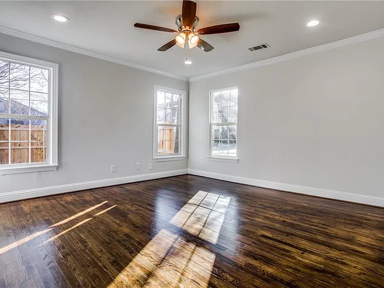 3147 Hedgerow Dr — Photo 14