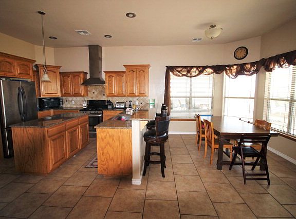 2nd image of 1670 Lone Star Dr