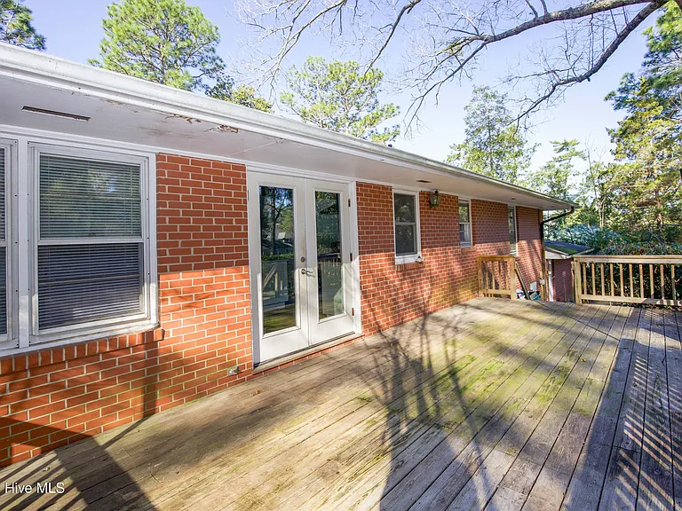 345 E New Hampshire Ave — Photo 60
