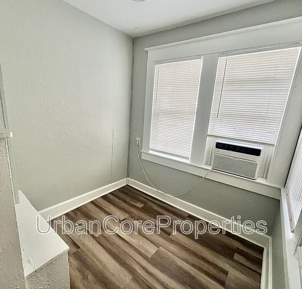 417 4th St N #301 — Photo 5