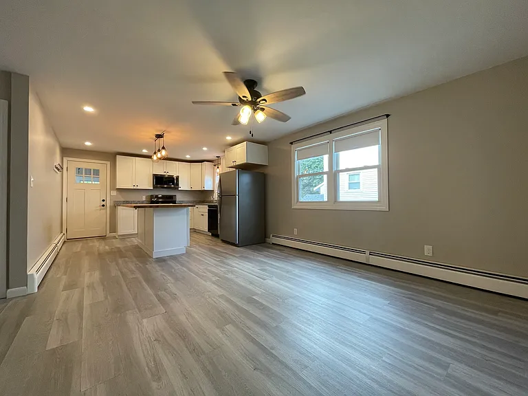 838 Clay St — Photo 11