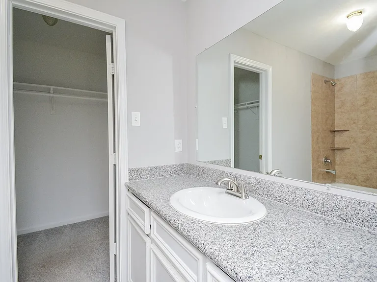 7611 Dyer St — Photo 23