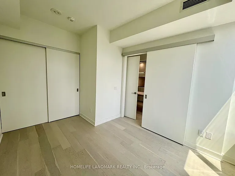 11 Yorkville Ave #4108 — Photo 8