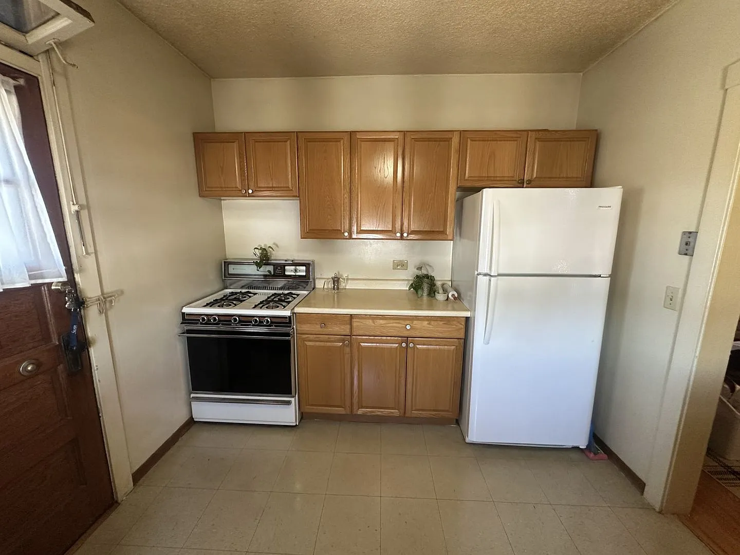1 bed, 895 sqft, $1,450 — Photo 3