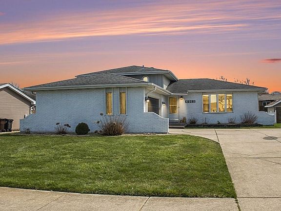 3rd image of 6913 W 86th Pl