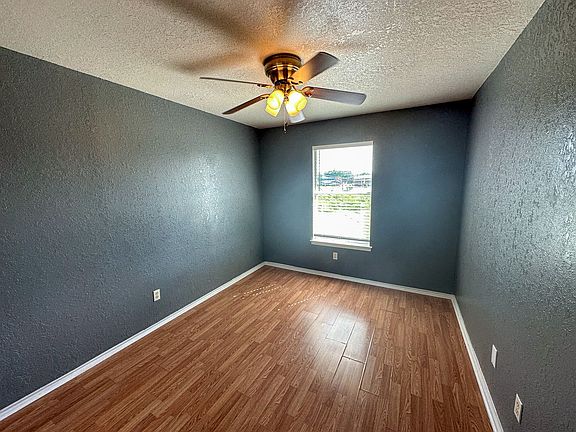 4th image of 1716 Benttree Dr APT D