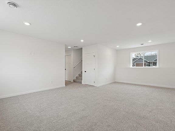 5th image of 278 Eagle Ridge Dr