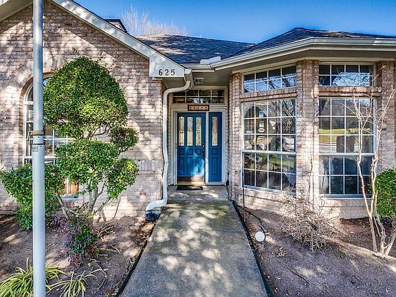 2nd image of 625 Robin Meadow Dr