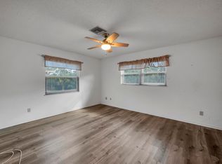 1221 S Lakes End Dr APT A2, Fort Pierce, FL 34982