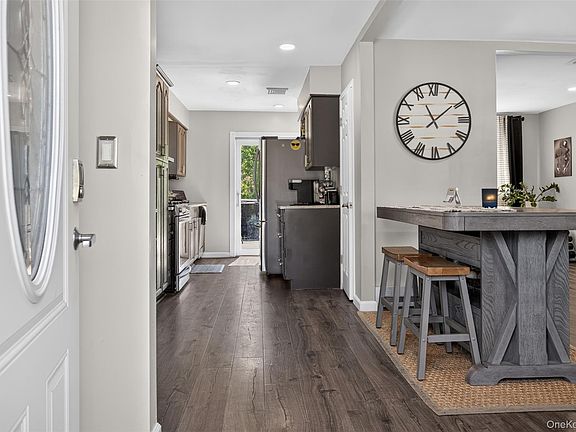 4th image of 76 Surrey Road
