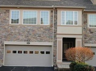 908 Greenhouse Dr, Bethlehem, PA 18017